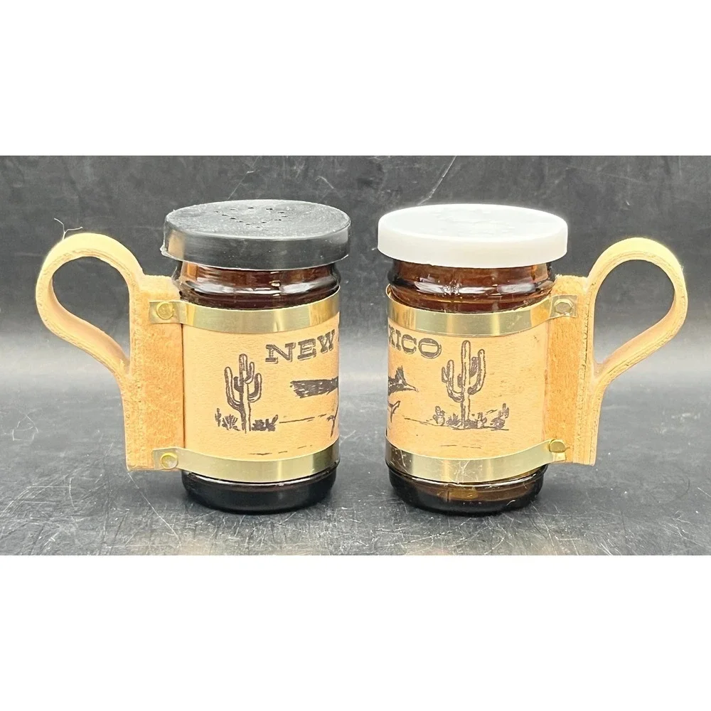 VTG New Mexico Souvenir Salt &‎ Pepper Shakers-Road Runner- Glass Decorative
